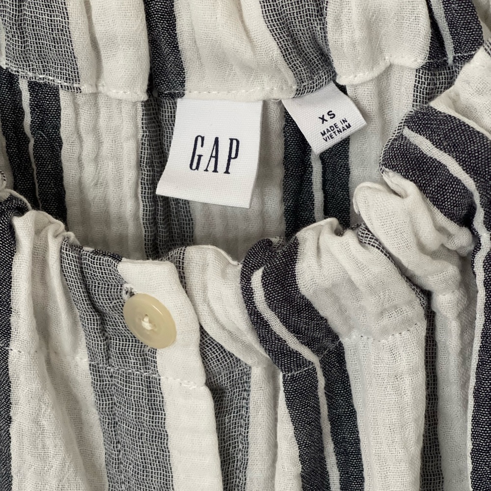 Gap tank top. Never worn. New without tag